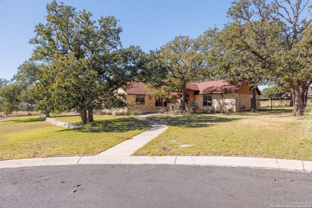 Photo of 1200 Doe Run, Fredericksburg, TX 78624 (MLS # 1930156)