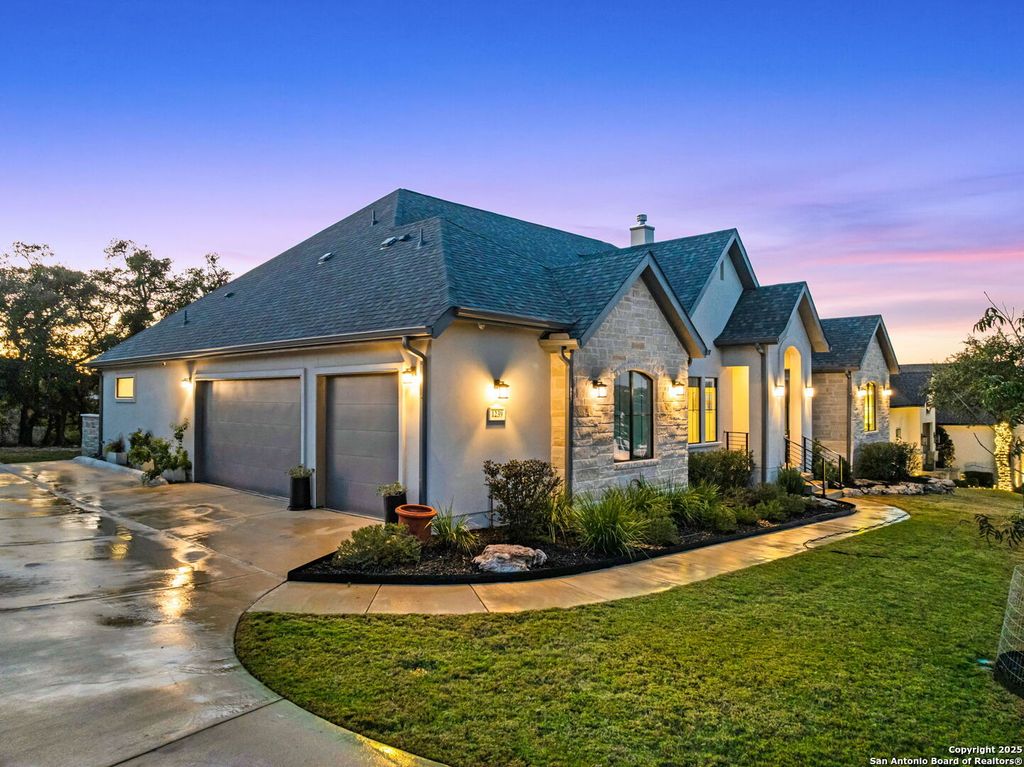 Photo of 1239 Ace Trl, New Braunfels, TX 78132 (MLS # 1944747)