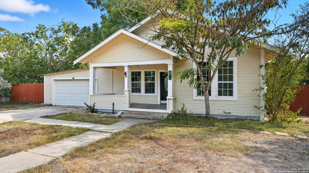 Photo of 415 Elm, Seguin, TX 78155 (MLS # 1910038)