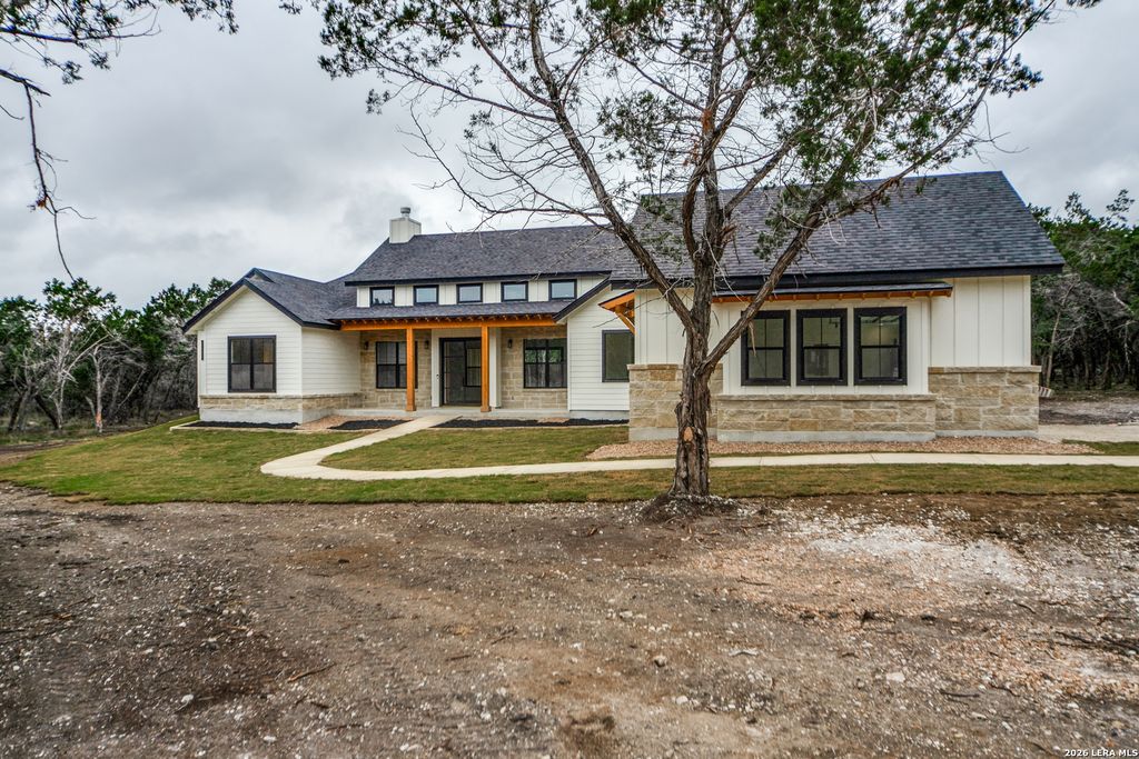 Photo of 129 AERMOTOR LN, Boerne, TX 78006 (MLS # 1957375)