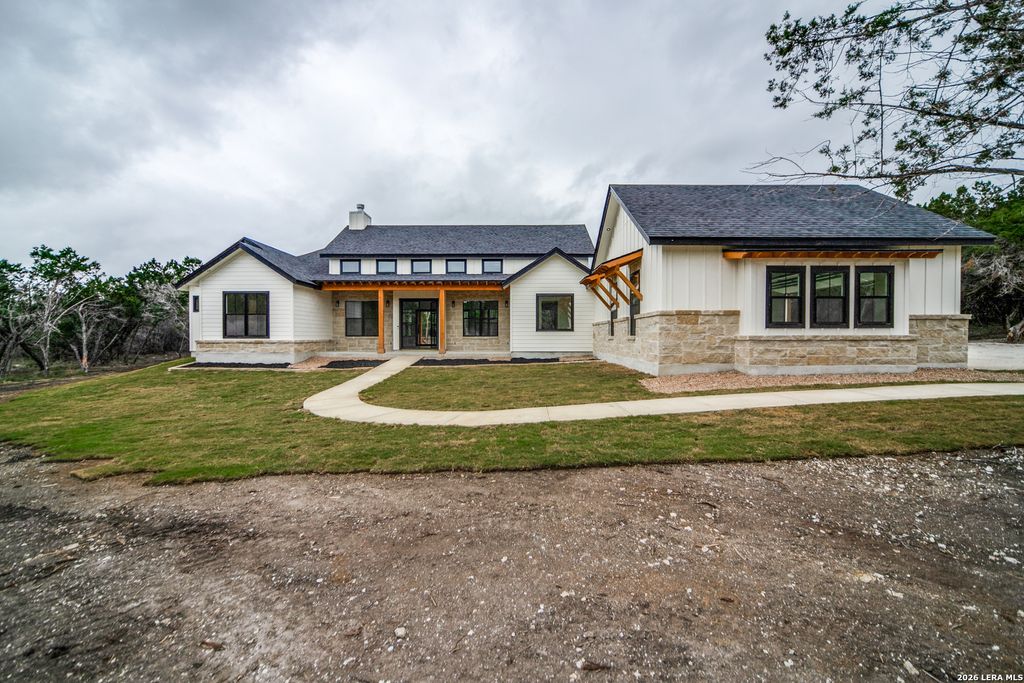 Photo of 129 AERMOTOR LN, Boerne, TX 78006 (MLS # 1957375)