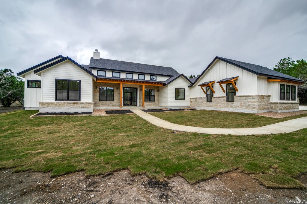 Photo of 129 AERMOTOR LN, Boerne, TX 78006 (MLS # 1957375)