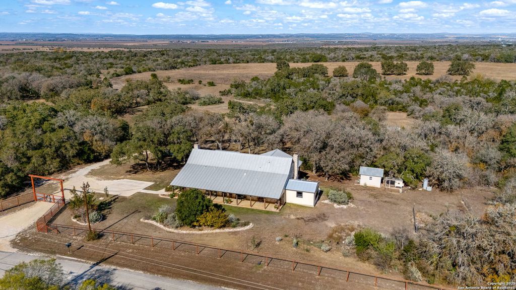 Photo of 936 County Road 375, San Antonio, TX 78253 (MLS # 1930162)