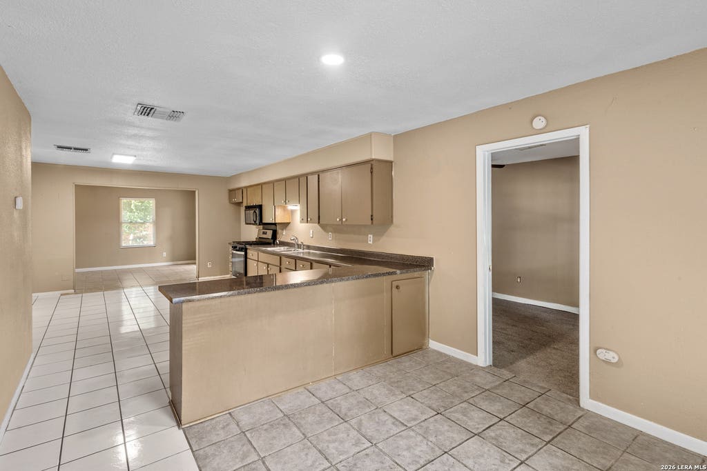 Photo of 146 Stapleton St, San Antonio, TX 78227 (MLS # 2004047)