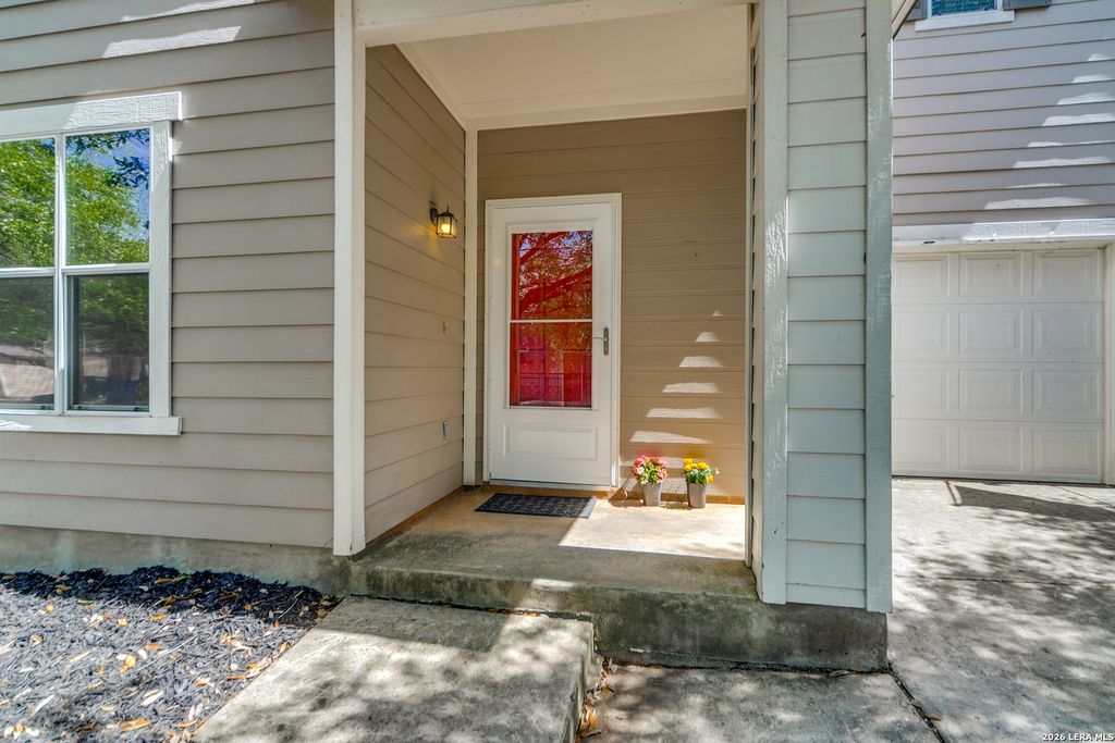 Photo of 127 Hampton Bend, Boerne, TX 78006 (MLS # 1956541)