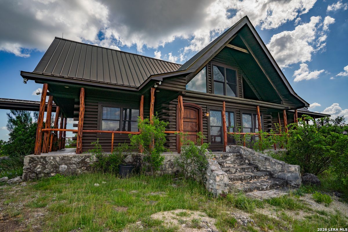 1457 Private Road 3426