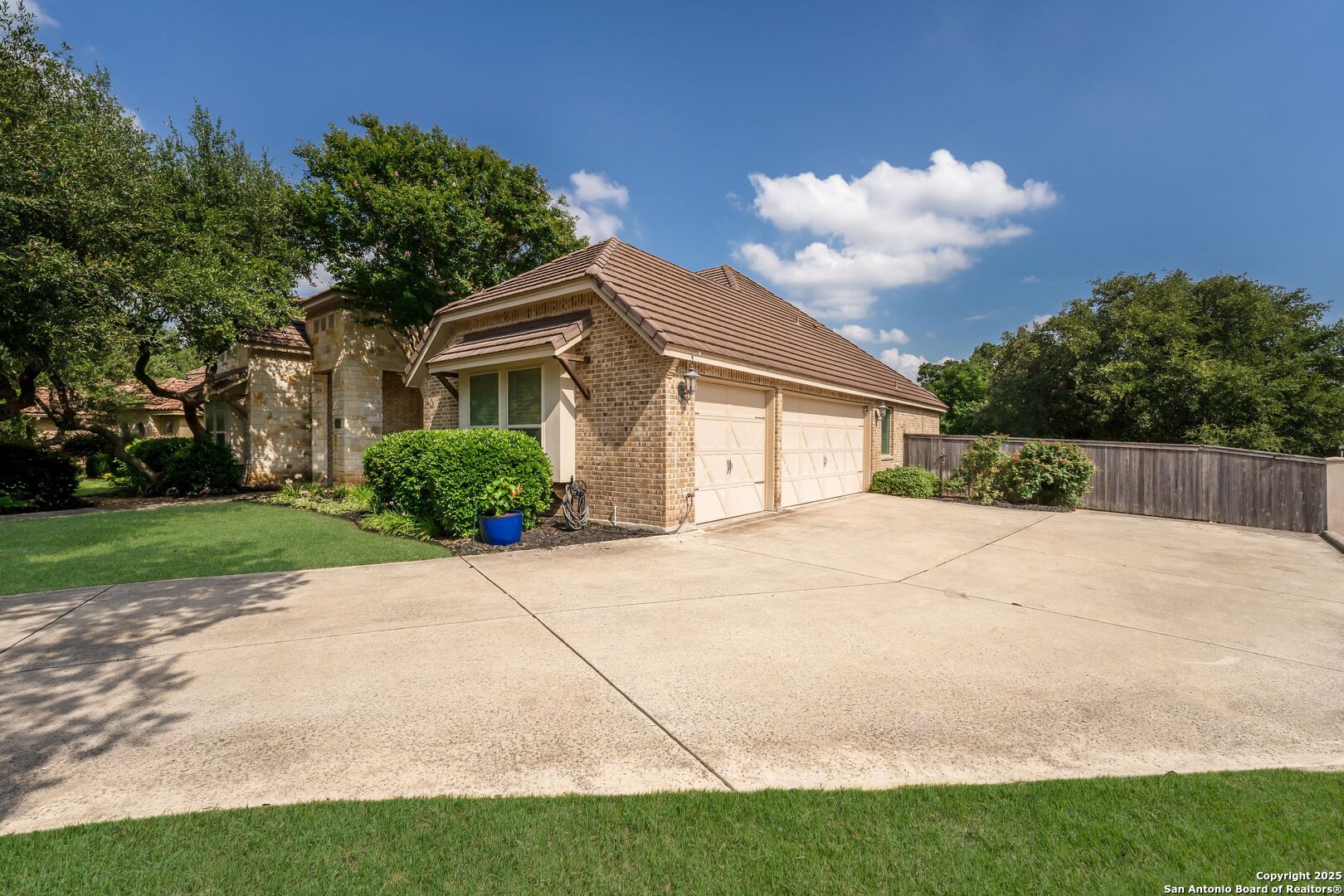 314 Regent Cir