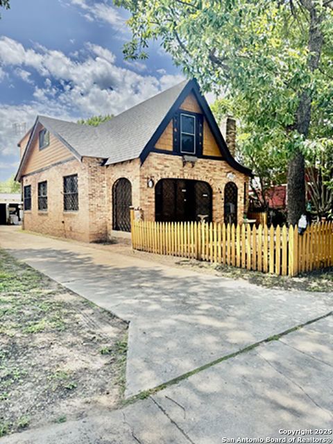 1632 W Olmos Dr San Antonio TX 78201