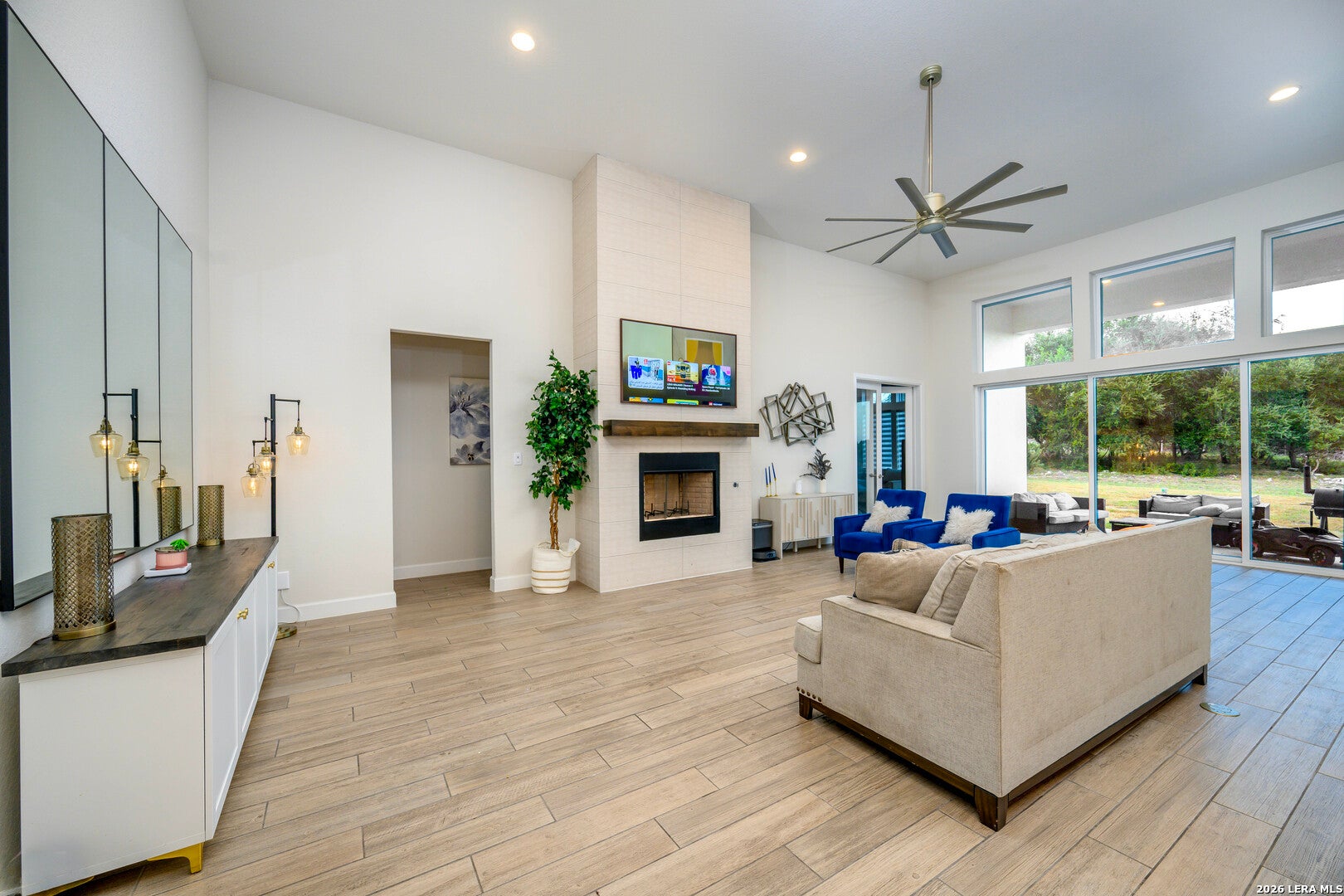 1306 DECANTER DR