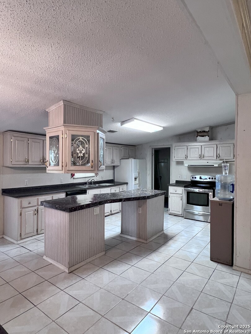 438 Private Road 180