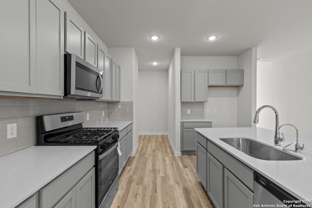 Photo of 15550 Doublecreek Dr, San Antonio, TX 78253 (MLS # 1914192)