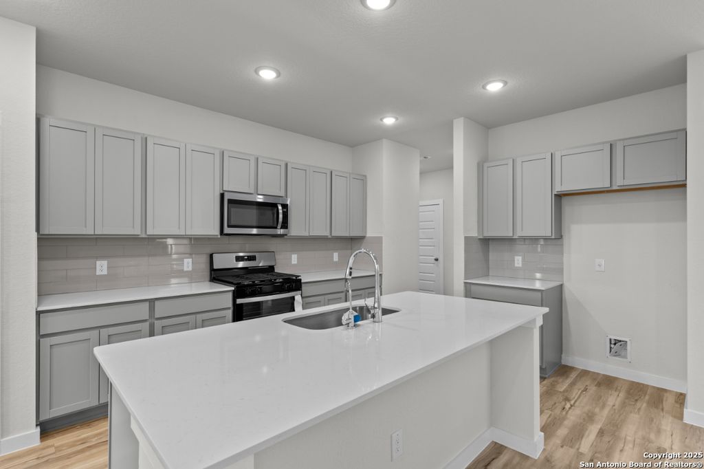 Photo of 15550 Doublecreek Dr, San Antonio, TX 78253 (MLS # 1914192)