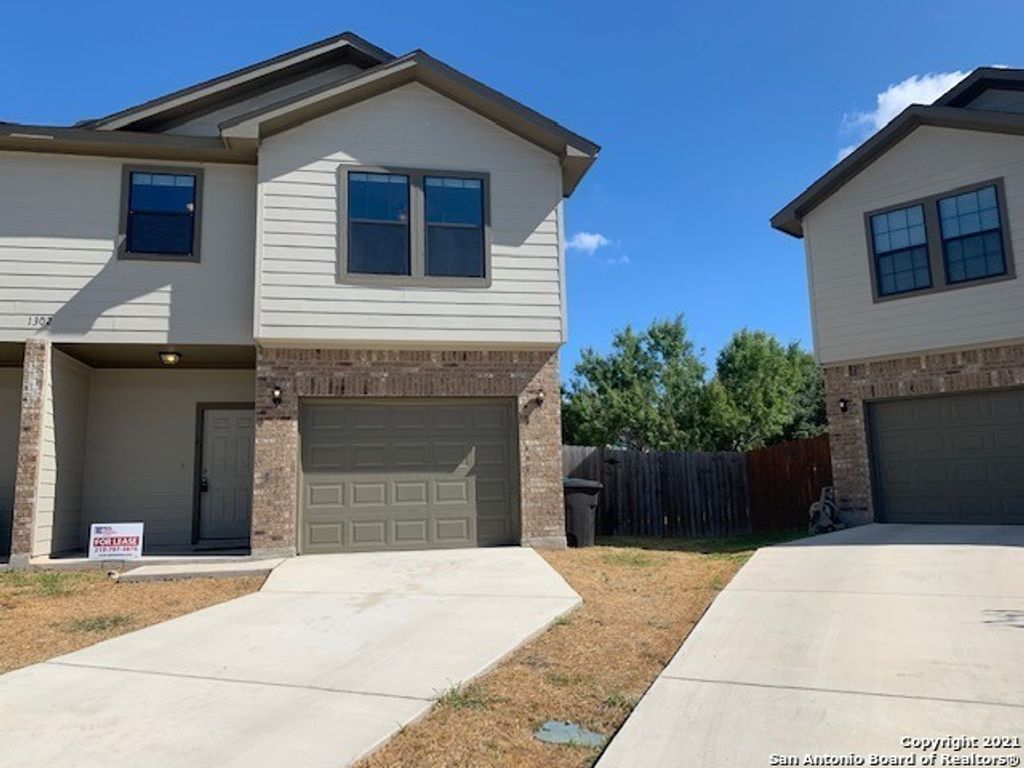 Photo of 1302 Garden Dusk 2 #2, San Antonio, TX 78245 (MLS # 1956403)