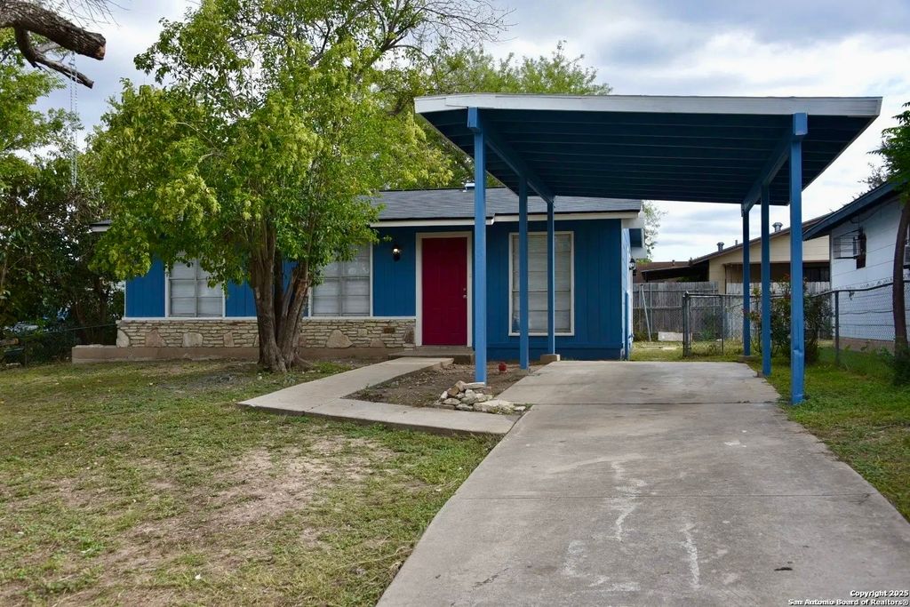 Photo of 6310 Brownleaf St, San Antonio, TX 78227 (MLS # 1890163)