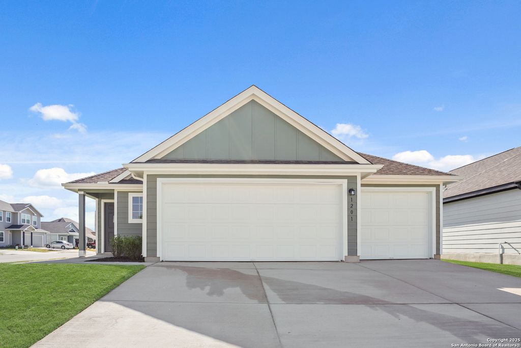 Photo of 1201 Sweden, Seguin, TX 78155 (MLS # 1880170)