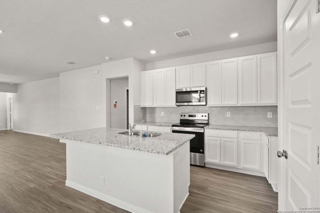 Photo of 1201 Sweden, Seguin, TX 78155 (MLS # 1880170)