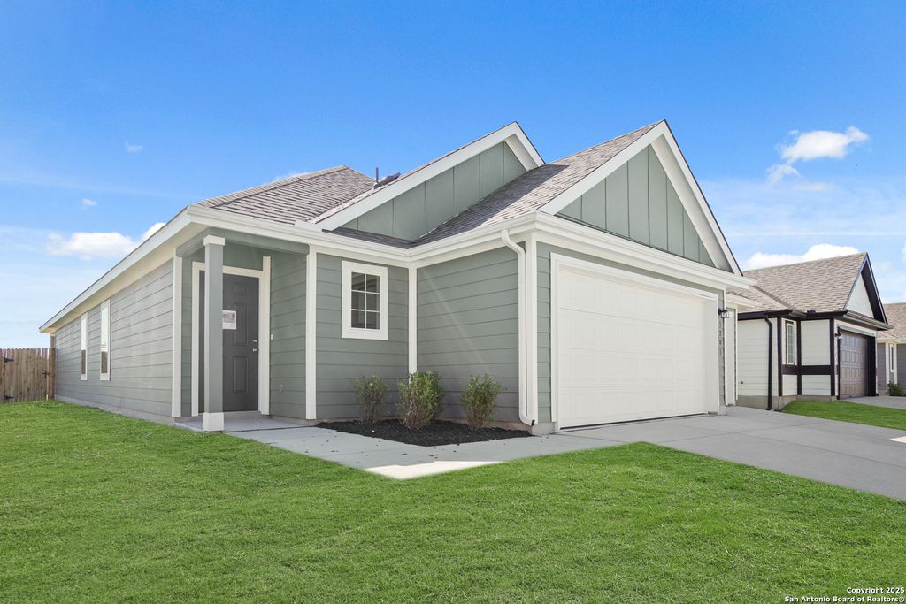 Photo of 1201 Sweden, Seguin, TX 78155 (MLS # 1880170)