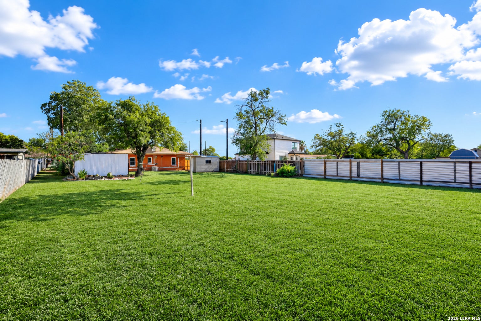1206 W VILLARET BLVD