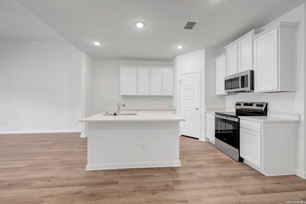 Photo of 1172 Limestone Ridge, Seguin, TX 78155 (MLS # 1910139)