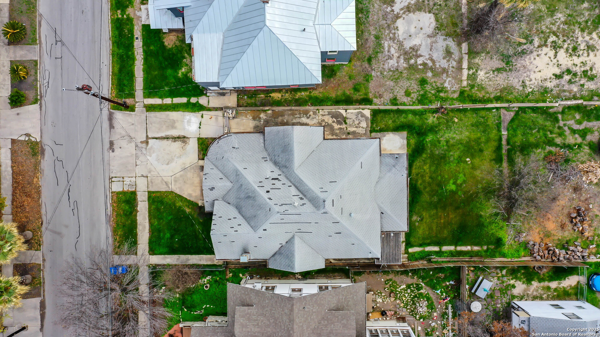 218 E PARK AVE