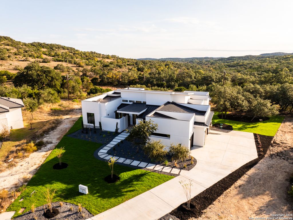 Photo of 23205 Logan Canyon, San Antonio, TX 78255 (MLS # 1896632)