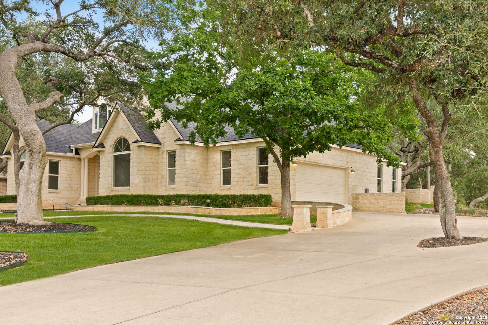 813 Meridian