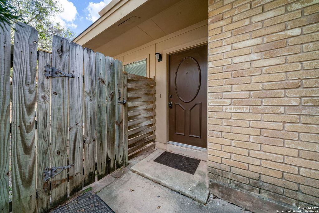 Photo of 5020 Anacacho St, San Antonio, TX 78217 (MLS # 1914978)