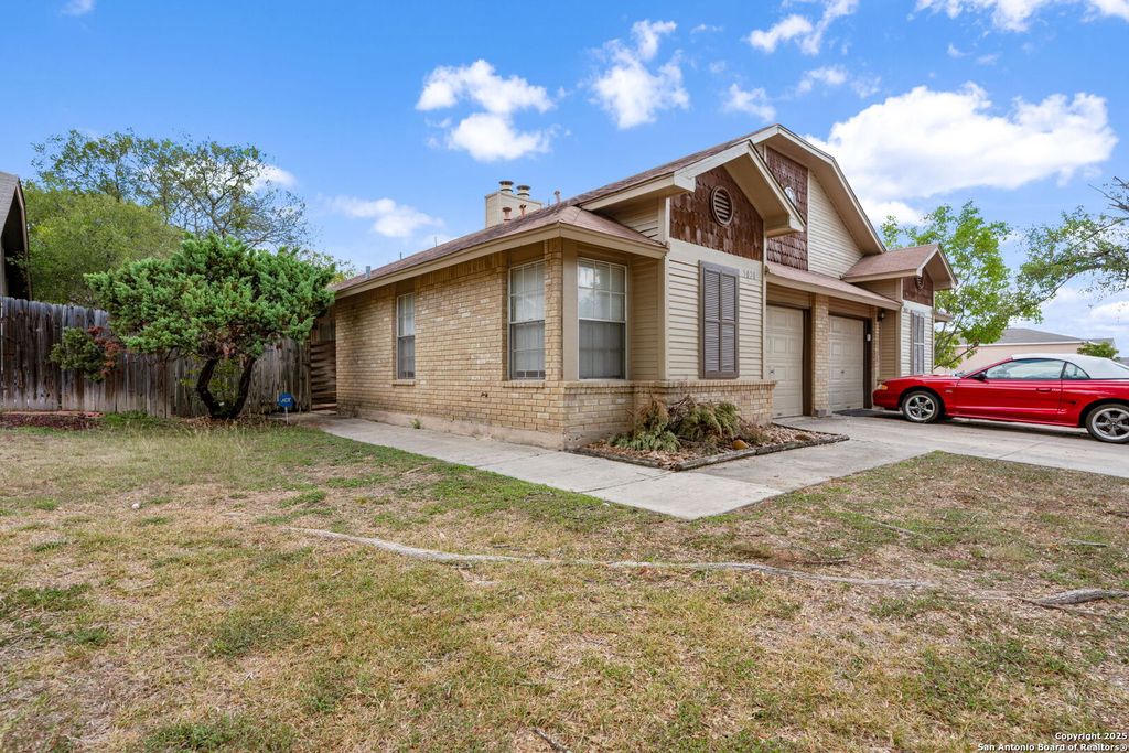 Photo of 5020 Anacacho St, San Antonio, TX 78217 (MLS # 1914978)