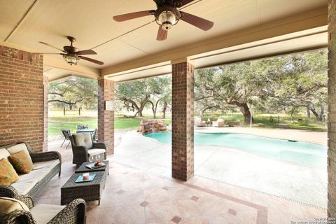 A home in Floresville