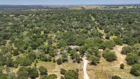 A home in Floresville