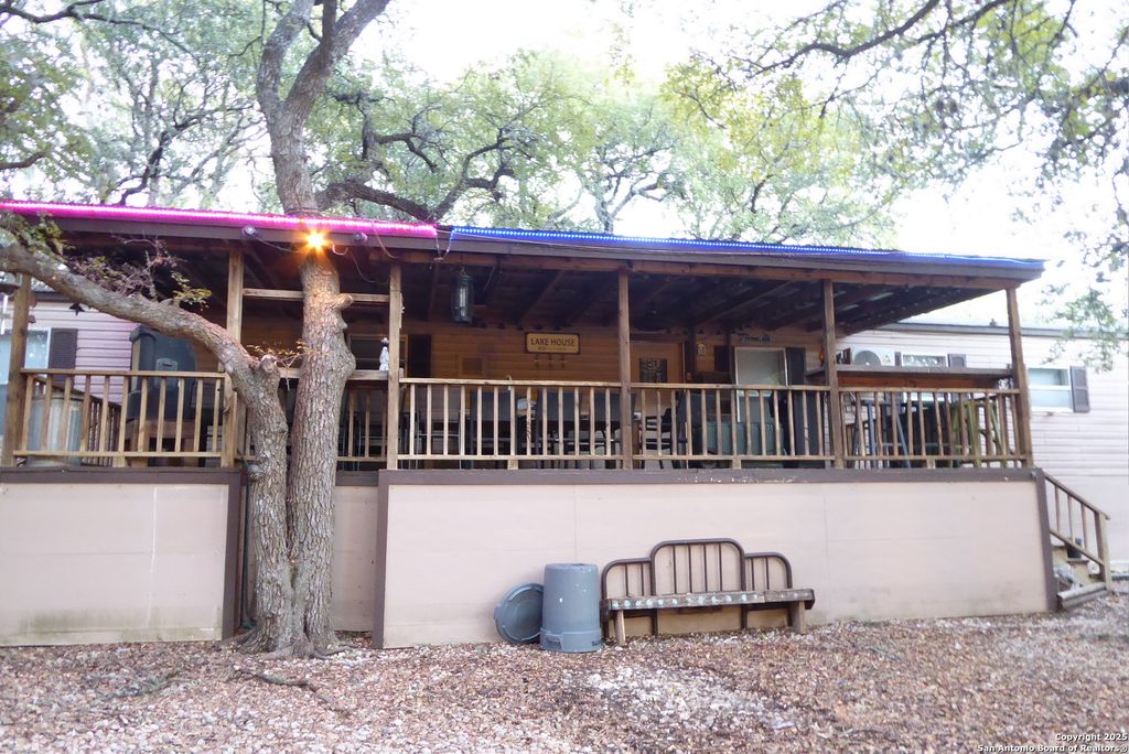 Photo of 849 Tamarack, Canyon Lake, TX 78133 (MLS # 1923401)