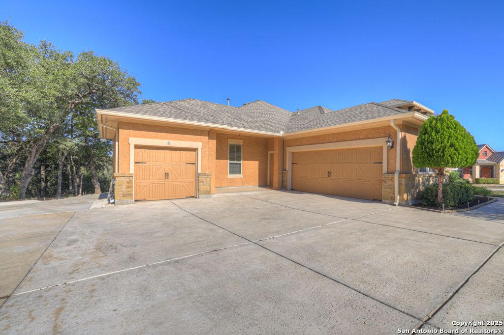 Photo of 509 Moonlight Circle, New Braunfels, TX 78132 (MLS # 1922870)