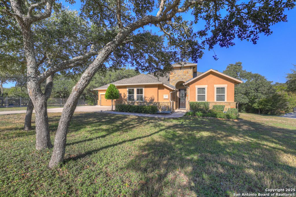Photo of 509 Moonlight Circle, New Braunfels, TX 78132 (MLS # 1922870)