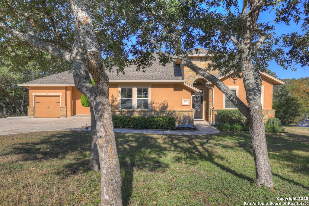 Photo of 509 Moonlight Circle, New Braunfels, TX 78132 (MLS # 1922870)