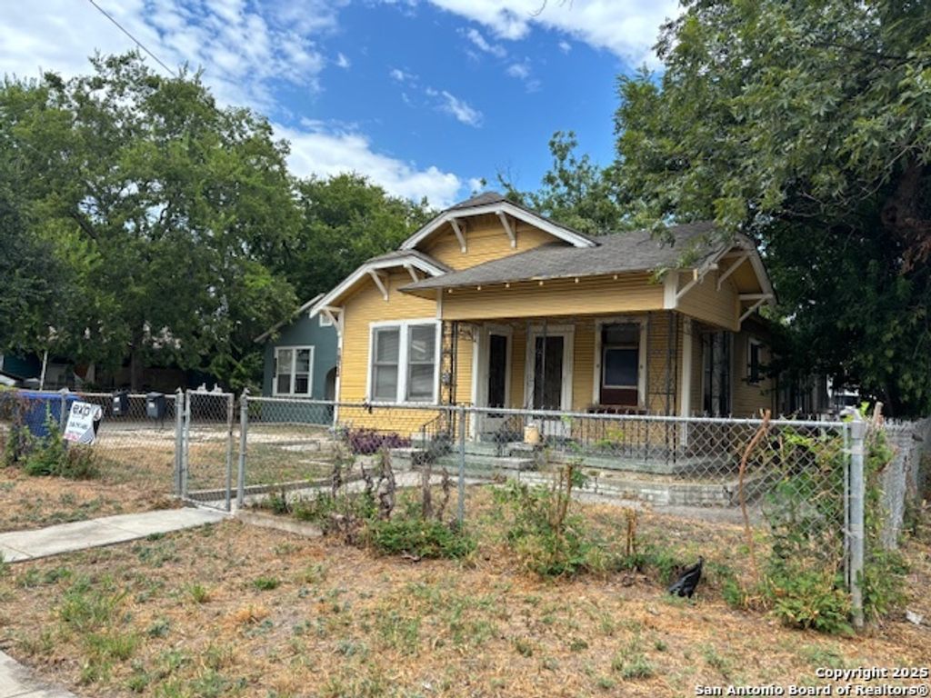 Photo of 1023 Delgado, San Antonio, TX 78207 (MLS # 1908892)