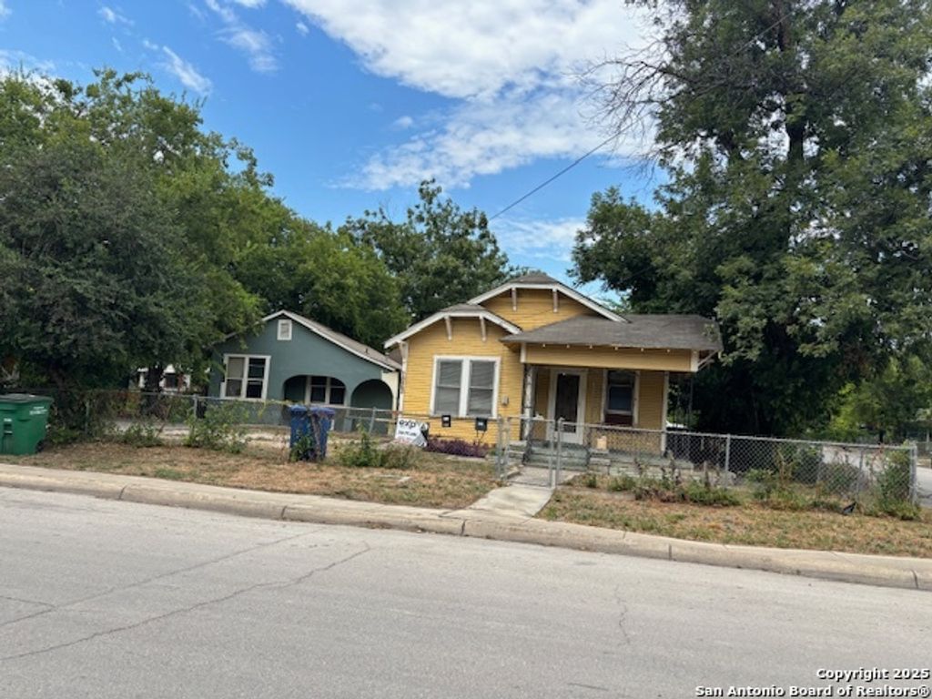 Photo of 1023 Delgado, San Antonio, TX 78207 (MLS # 1908892)