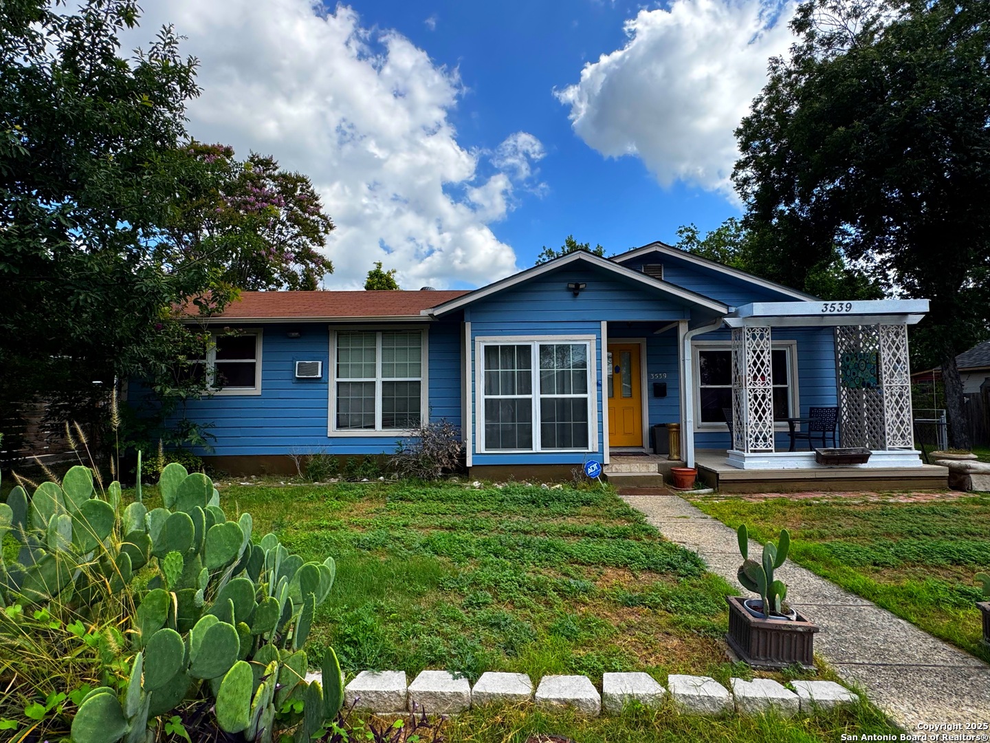 3539 El Paso