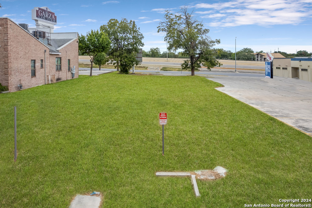 5814 W Interstate 10