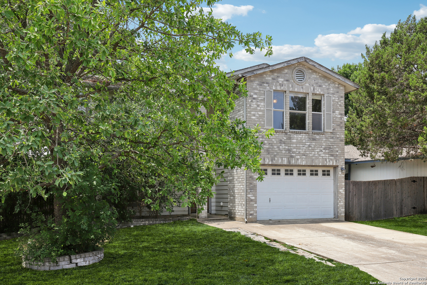 15527 Legend Springs