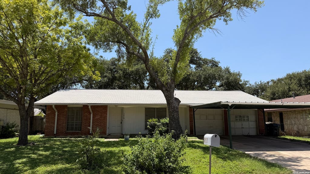 Photo of 7418 PIPERS CREEK ST, San Antonio, TX 78251 (MLS # 2003472)