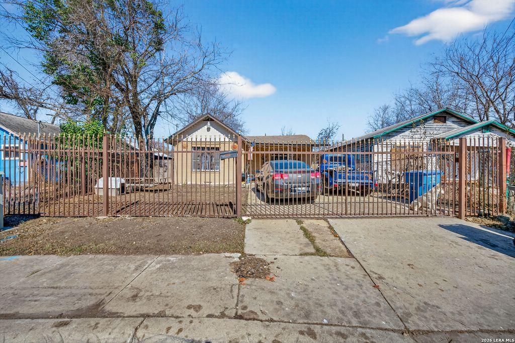 Photo of 3515 el paso, San Antonio, TX 78207 (MLS # 1938265)