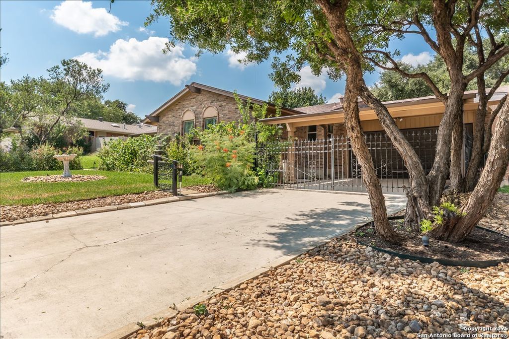 Photo of 9207 Whitehall, San Antonio, TX 78216 (MLS # 1908577)