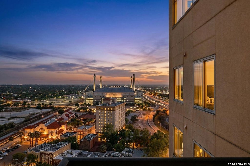 Photo of 215 CENTER ST 1205 #1205, San Antonio, TX 78202 (MLS # 1966295)