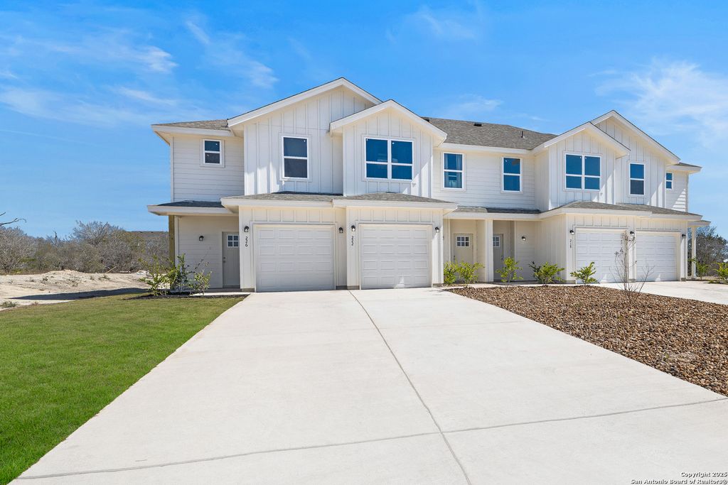 Photo of 214 BONNIE BEND, San Antonio, TX 78253 (MLS # 1951112)