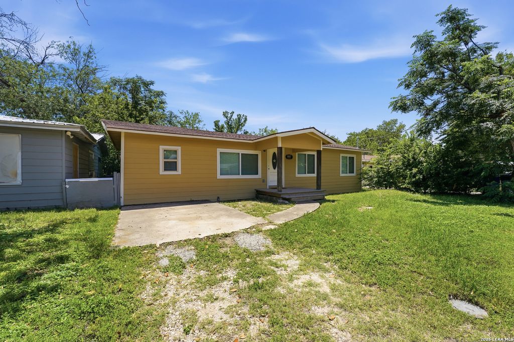 Photo of 937 Anderson St, Seguin, TX 78155 (MLS # 1969224)