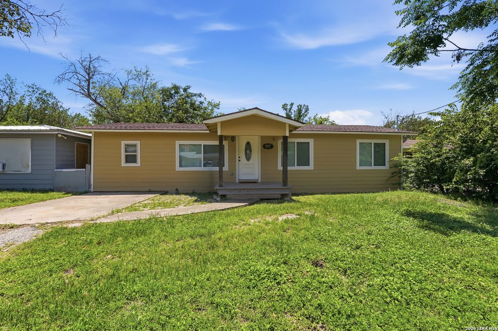 Photo of 937 Anderson St, Seguin, TX 78155 (MLS # 1969224)