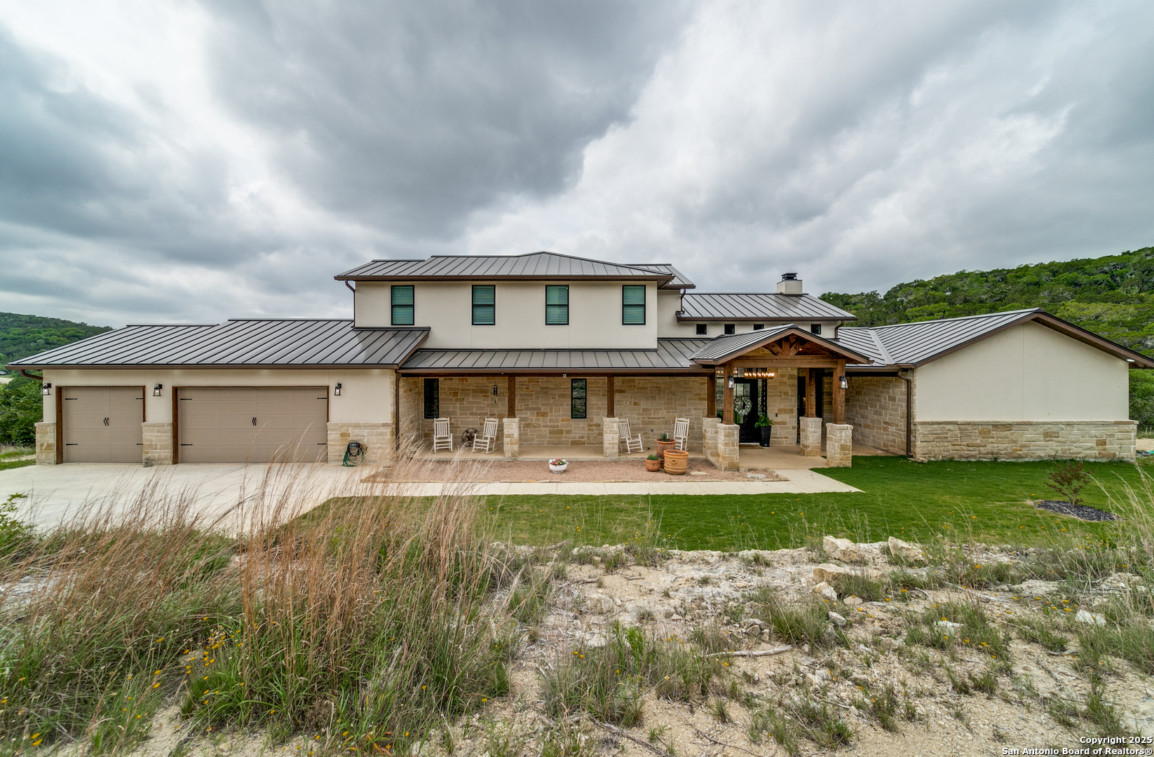 895 Private Road 1742