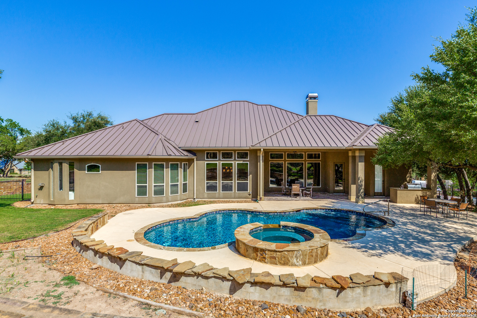 622 Menger Springs