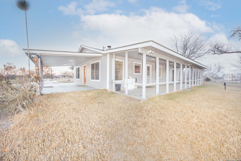 Photo of 390 W County Road 5719, Devine, TX 78016 (MLS # 1938211)