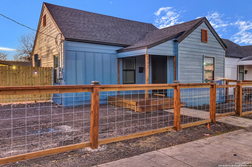 Photo of 1803 Texas, San Antonio, TX 78228 (MLS # 2003115)